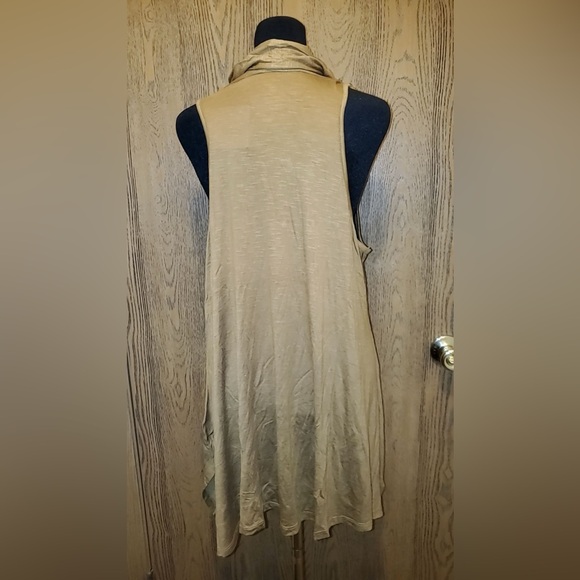 Mountain Mamas Dijon Flirty Vest | NWT | Size: Flirty | P2P: 29” Approximately - Picture 3 of 6